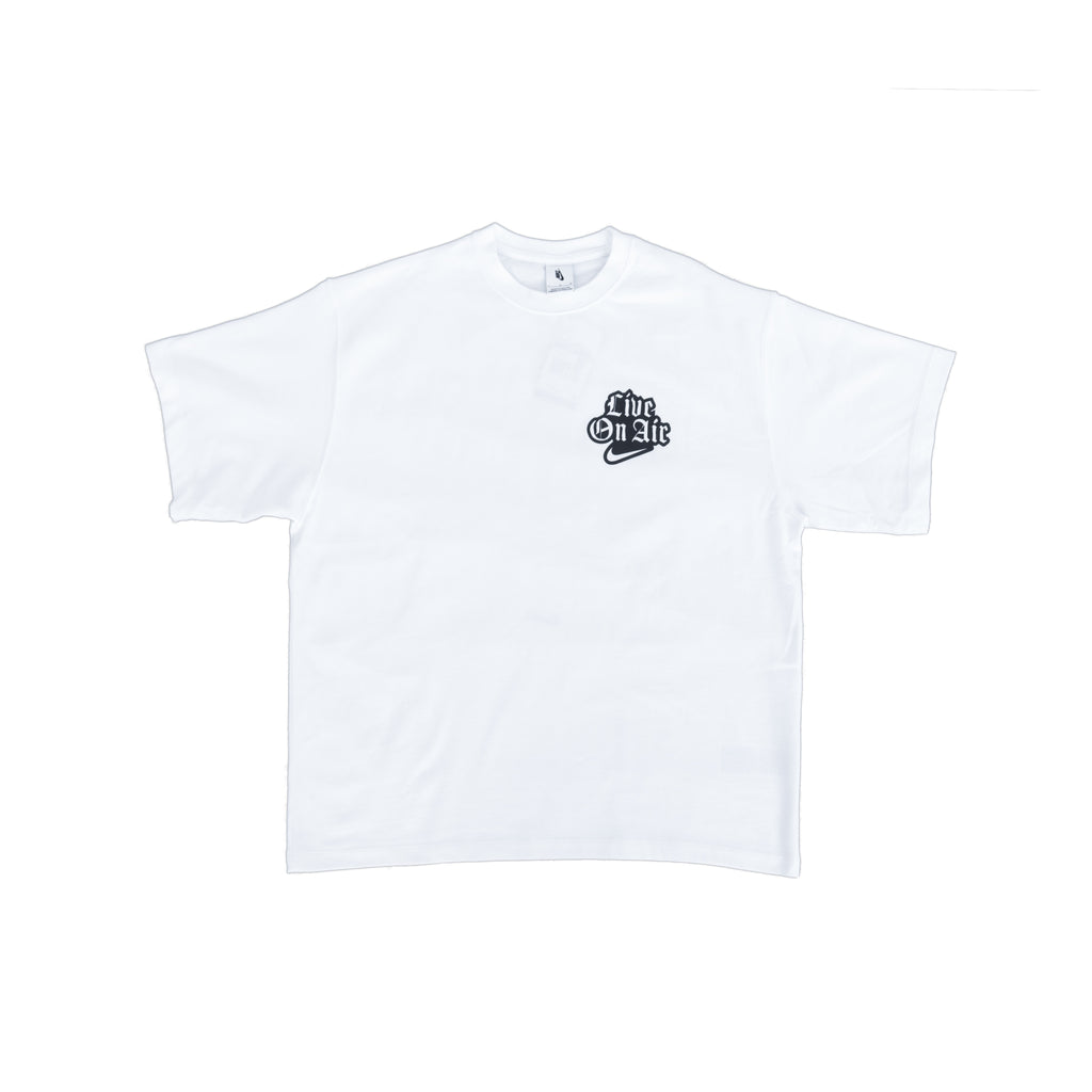 NIKE LIVE ON AIR GRAPHIC T-SHIRT – WHITE