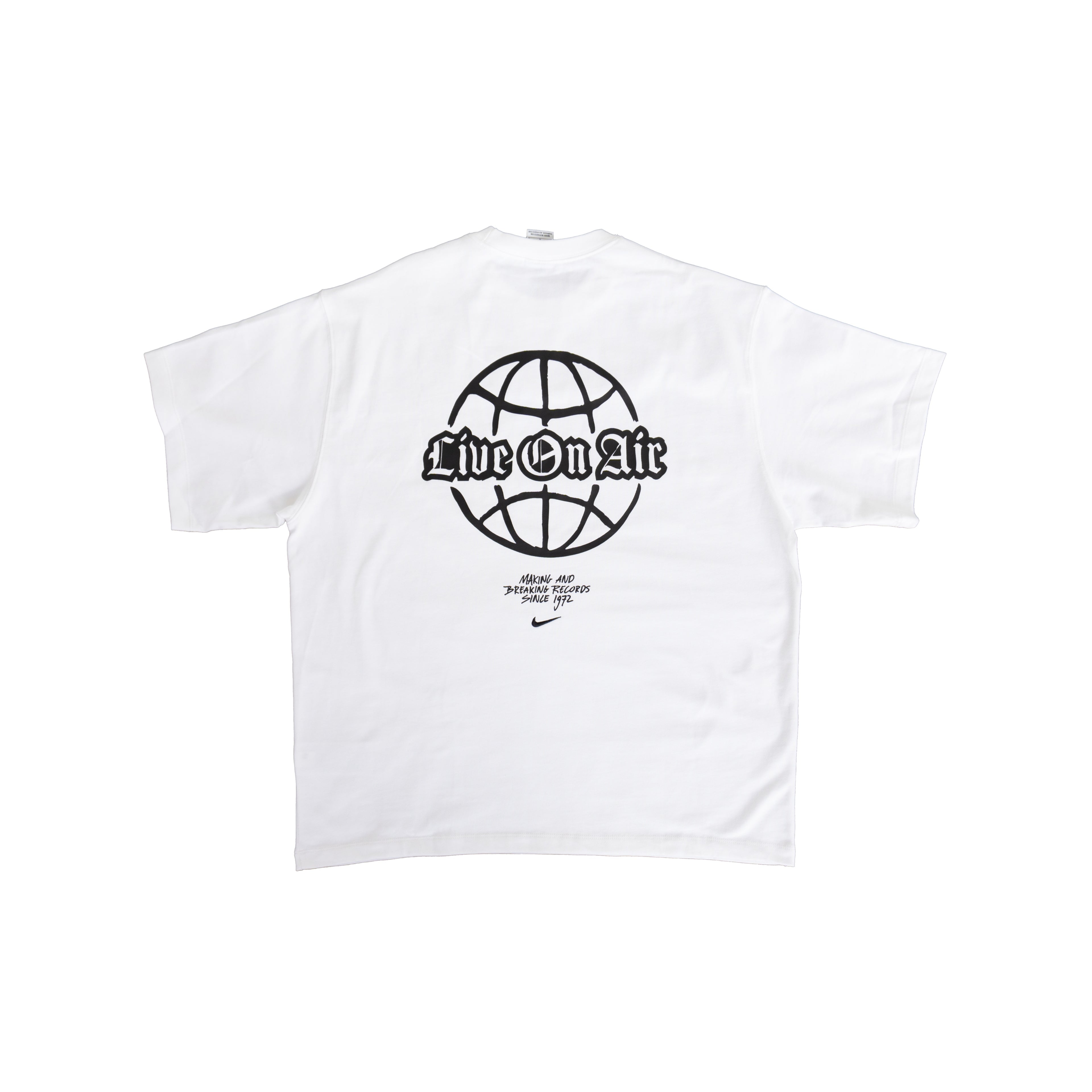 NIKE LIVE ON AIR GRAPHIC T-SHIRT – WHITE