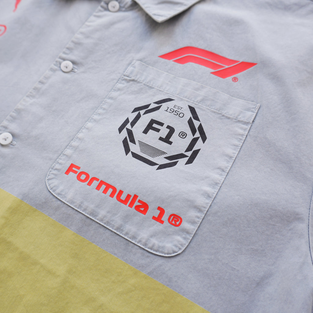 PUMA FORMULA 1 GRAPHIC SHIRT – LIGHT GREY
