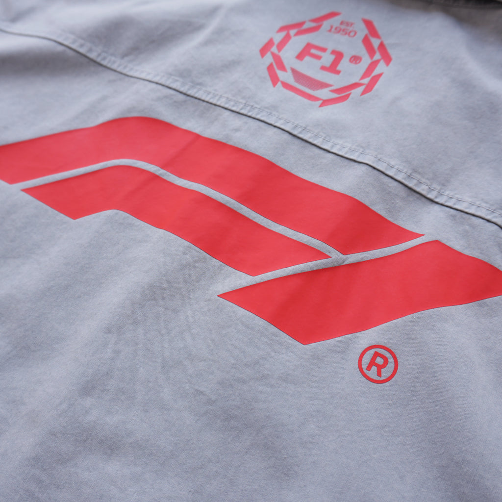 PUMA FORMULA 1 GRAPHIC SHIRT – LIGHT GREY